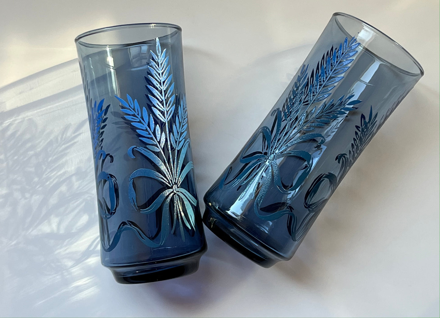 Vintage 1970's Blue Wheat Bow Drinking Glasses